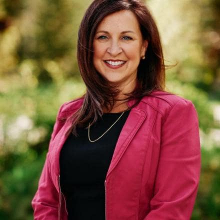 Melanie Waller headshot